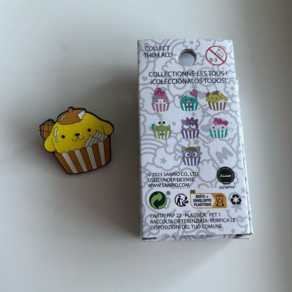 Sanrio glitter cupcakes Hello Kitty and friends blind box PinPompompurin - Picture 2 of 3